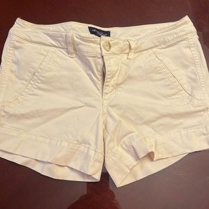 American Eagle size 6 Khaki stretch shorts
